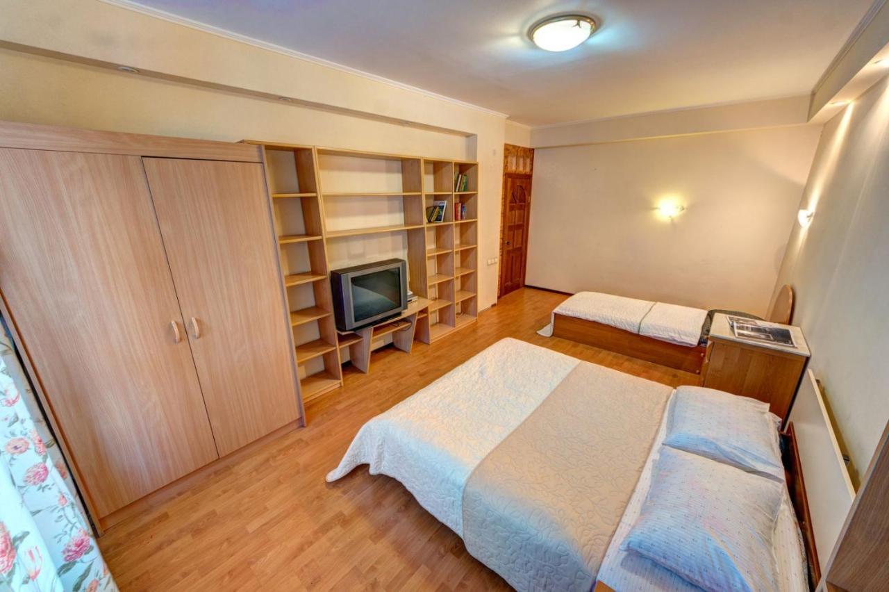 קייב Three-Room Apartment Near Ocean Plaza מראה חיצוני תמונה
